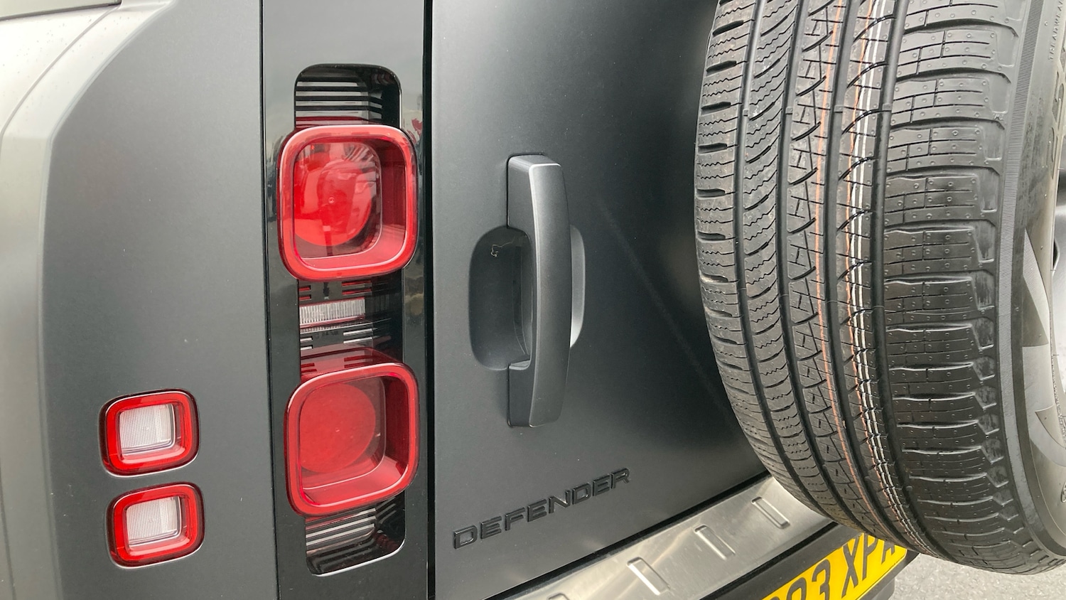 Used Land Rover Defender 2023 for sale - 77450249: Photo 19