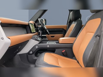 Used Land Rover Defender 2023 for sale - 77450249: Photo