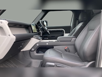 Used Land Rover Defender 2025 for sale - 77450261: Photo