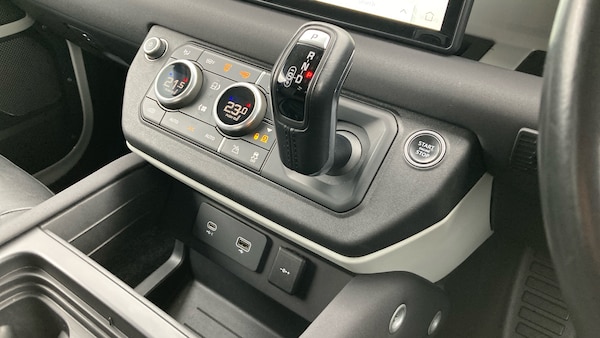 Used Land Rover Defender 2021 for sale - 76184287: Photo 13