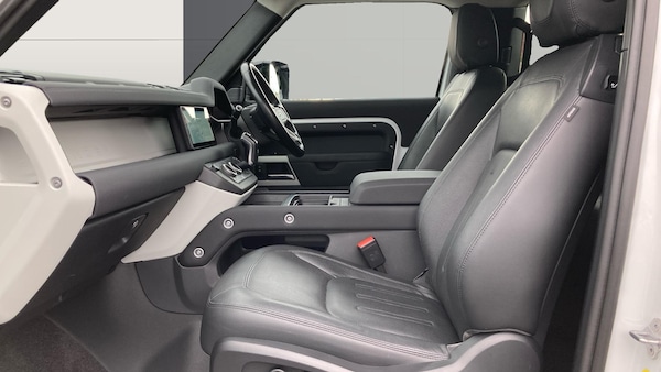 Used Land Rover Defender 2021 for sale - 76184287: Photo 3