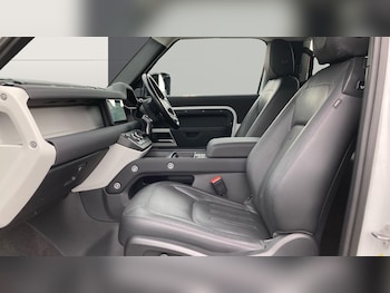 Used Land Rover Defender 2021 for sale - 76184287: Photo 3