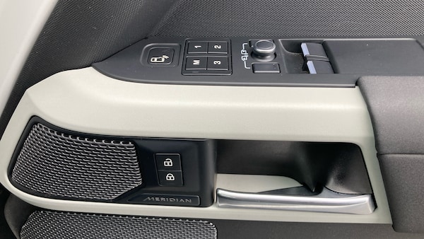 Used Land Rover Defender 2021 for sale - 76184287: Photo 44