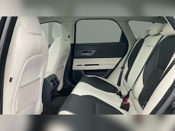 Used Jaguar XF 2018 for sale - 75702962: Photo