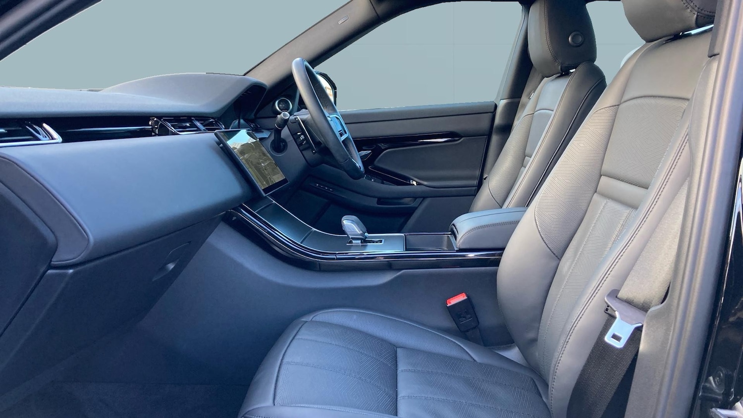 Used Land Rover Range Rover Evoque 2025 for sale - 76576523: Photo 3