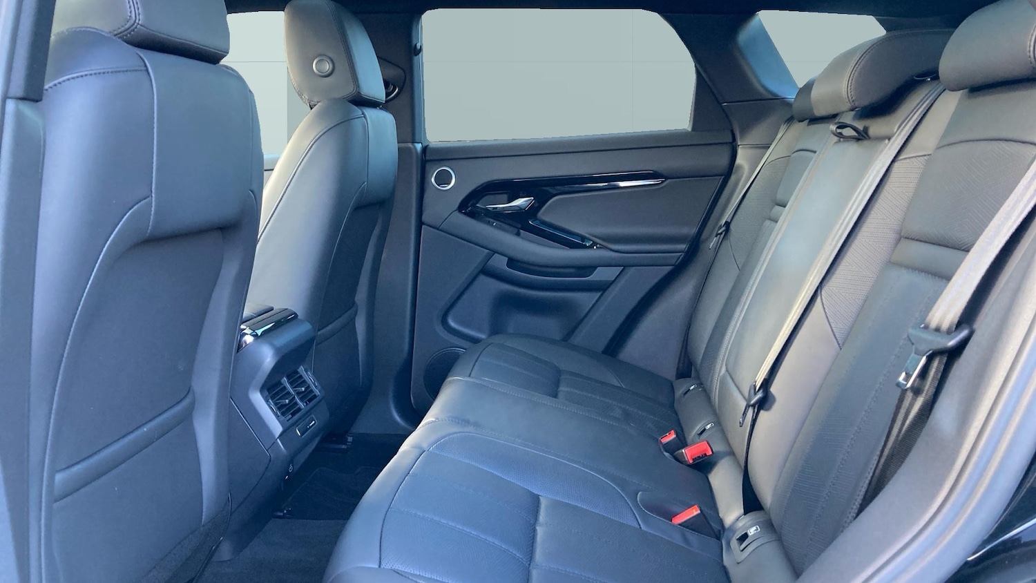 Used Land Rover Range Rover Evoque 2025 for sale - 76576523: Photo 4