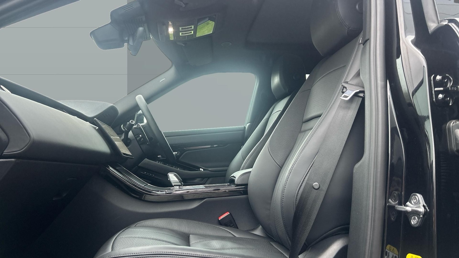 Used Land Rover Range Rover Evoque 2025 for sale - 77519721: Photo 3