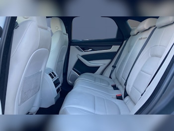 Used Jaguar F-Pace 2022 for sale - 76684719: Photo