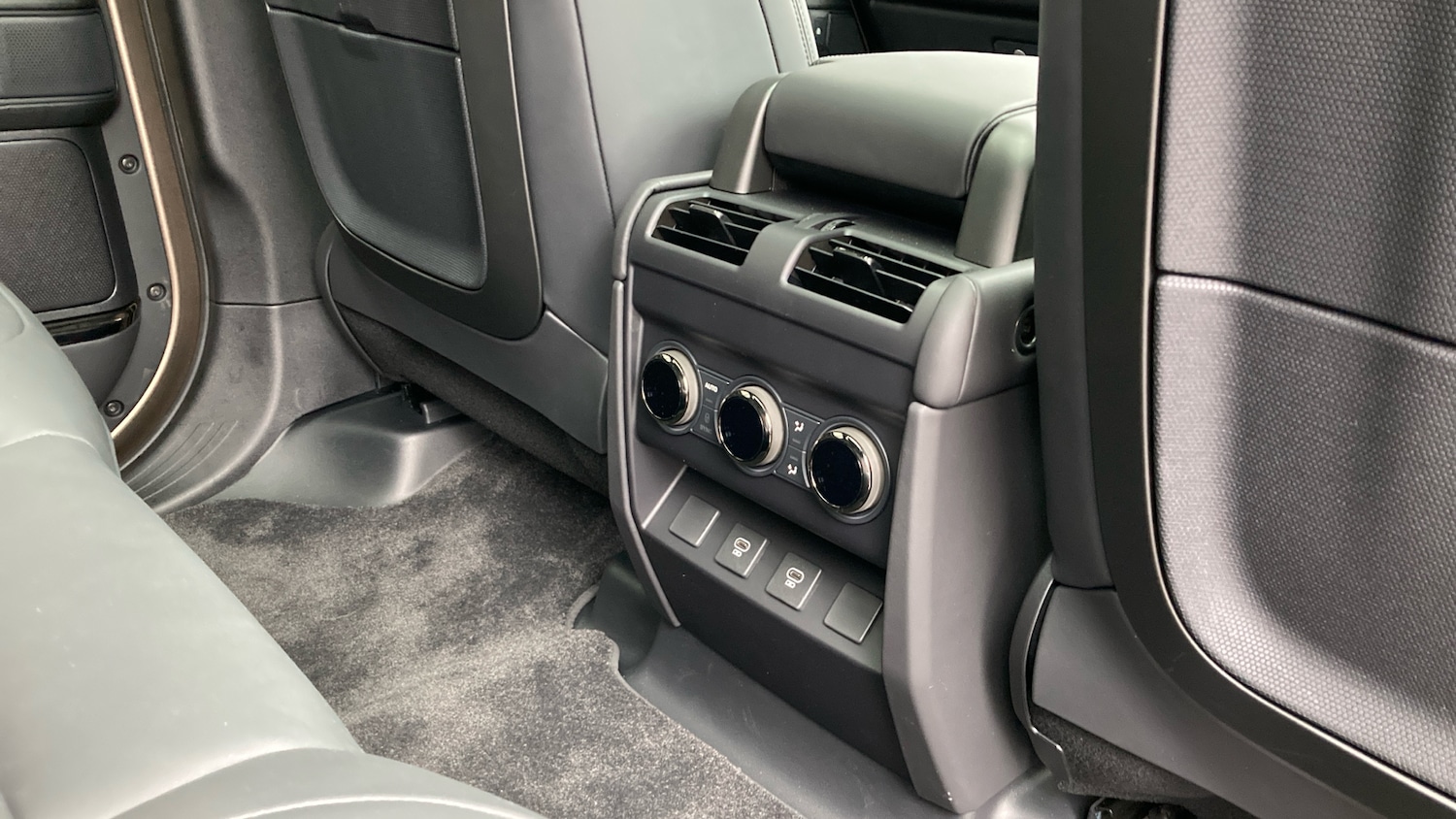 Used Land Rover Defender 2025 for sale - 77085384: Photo 18