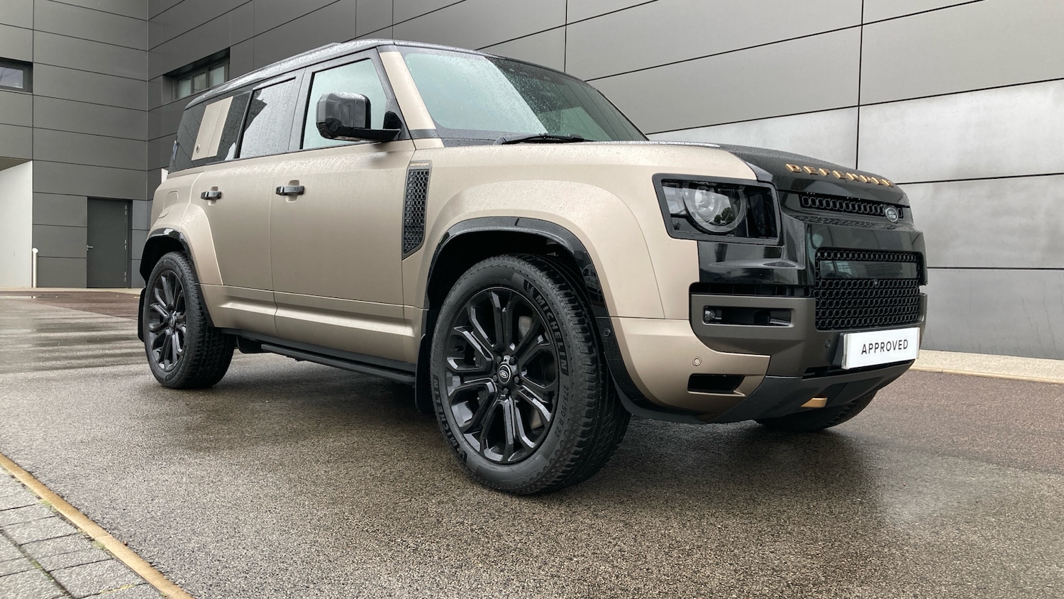 Used Land Rover Defender 2025 for sale - 77085384: Photo 32