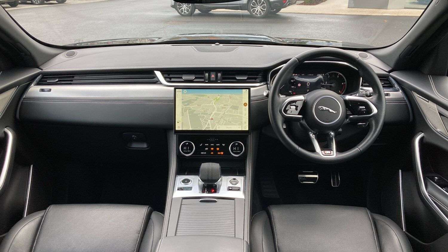 Used Jaguar F-Pace 2023 for sale - 76415686: Photo 9