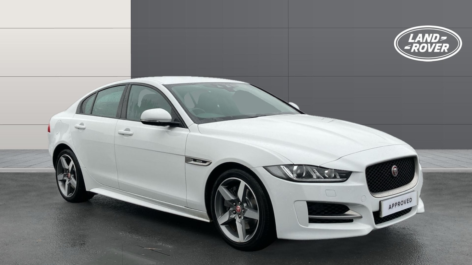 Used Jaguar XE 2019 for sale - 76322421: Photo 1