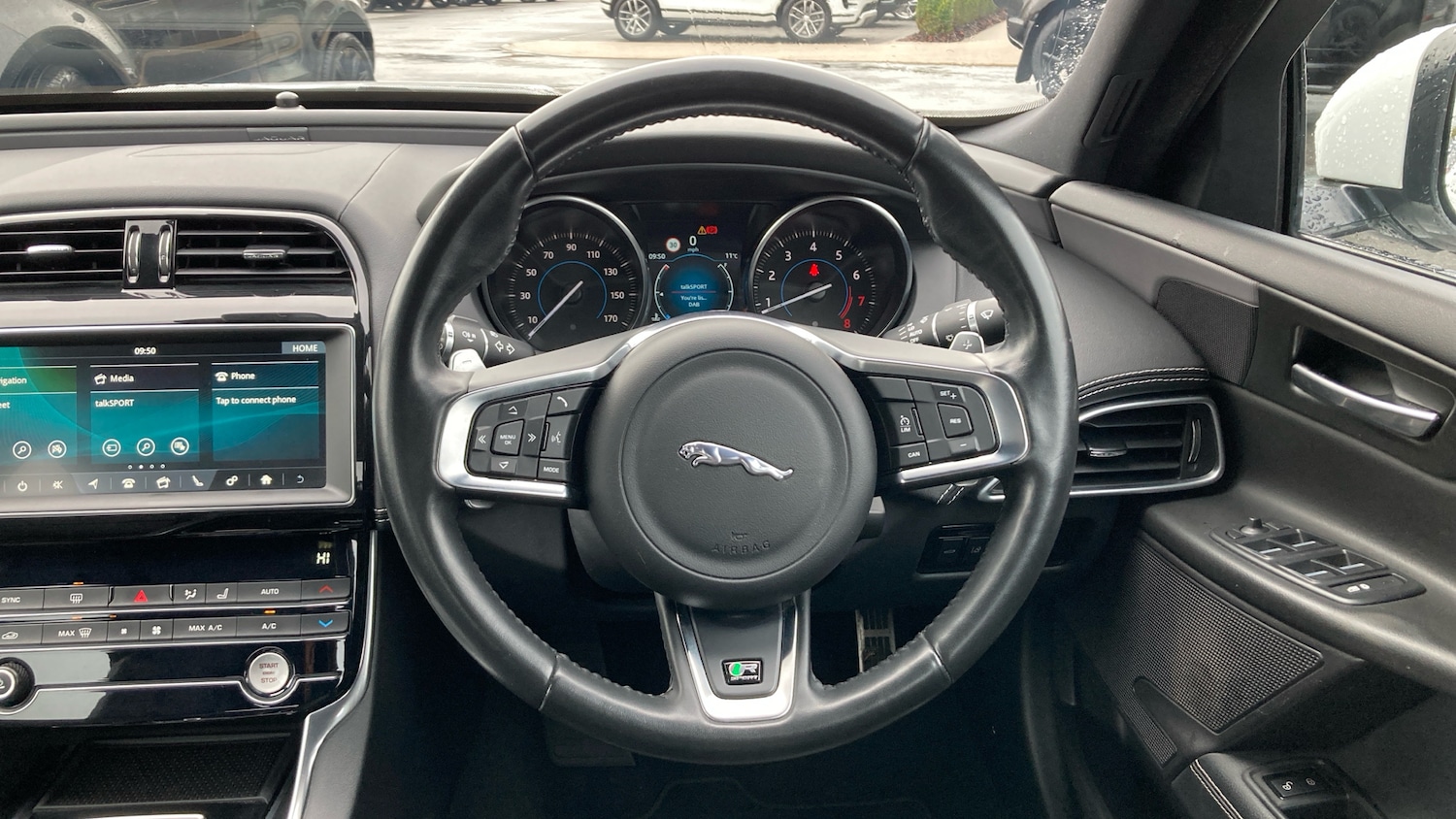 Used Jaguar XE 2019 for sale - 76322421: Photo 15