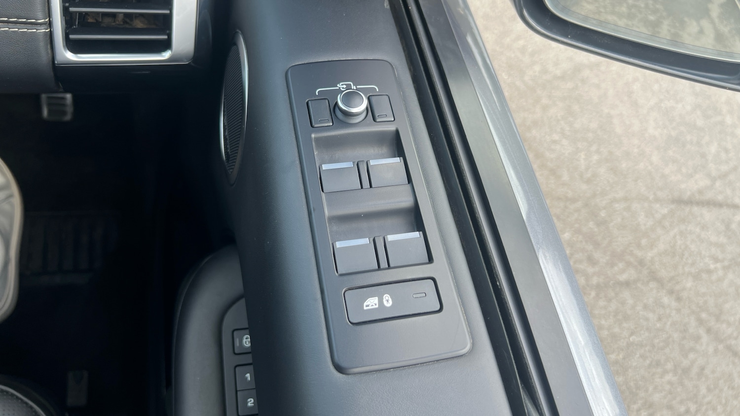 Used Land Rover Discovery 2019 for sale - 76761937: Photo 41