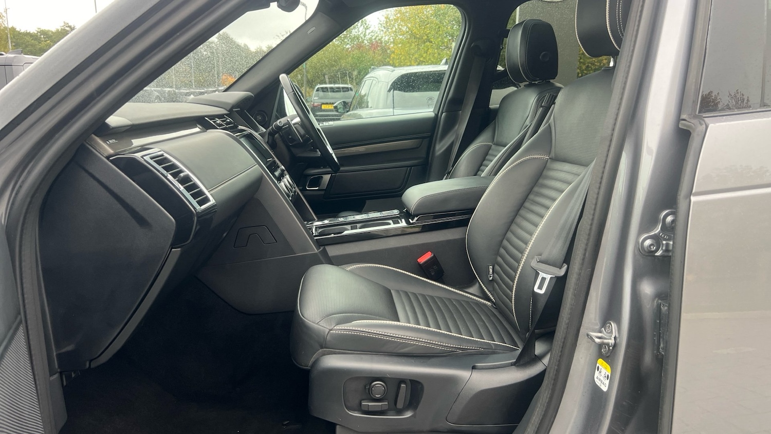 Used Land Rover Discovery 2019 for sale - 76761937: Photo 48