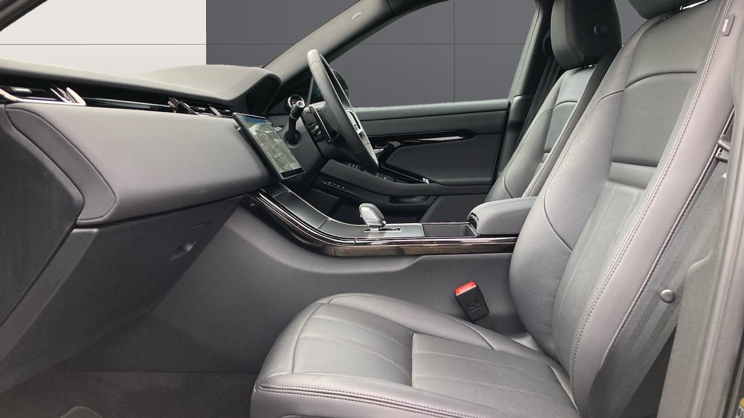 Used Land Rover Range Rover Evoque 2025 for sale - 76322425: Photo 3