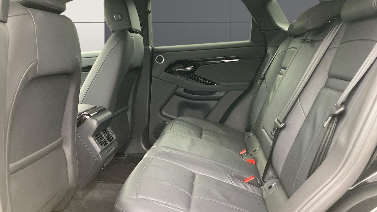 Used Land Rover Range Rover Evoque 2025 for sale - 76322425: Photo 4