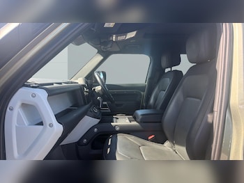 Used Land Rover Defender 2023 for sale - 79436689: Photo