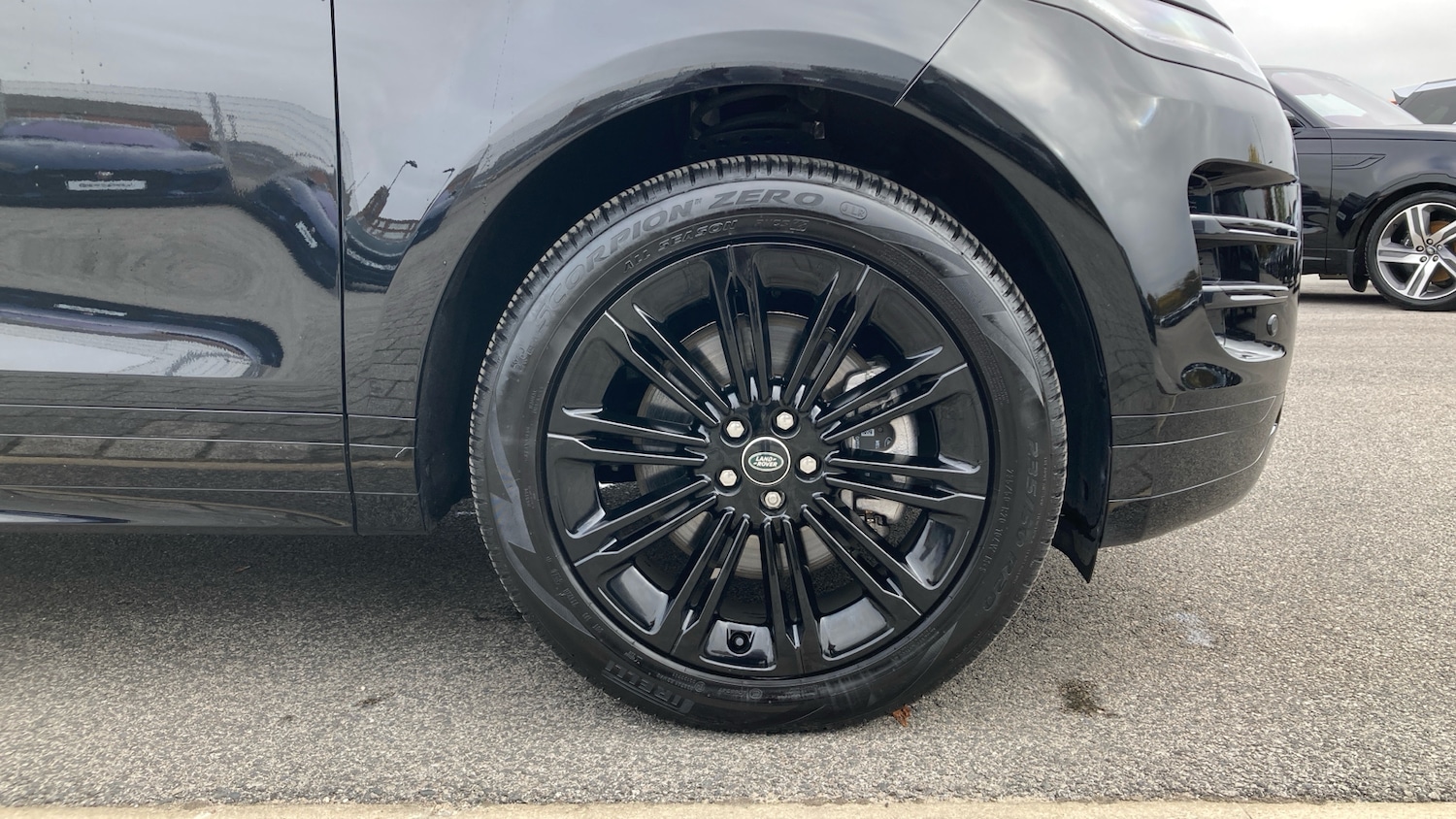 Used Land Rover Range Rover Evoque 2025 for sale - 76222092: Photo 8