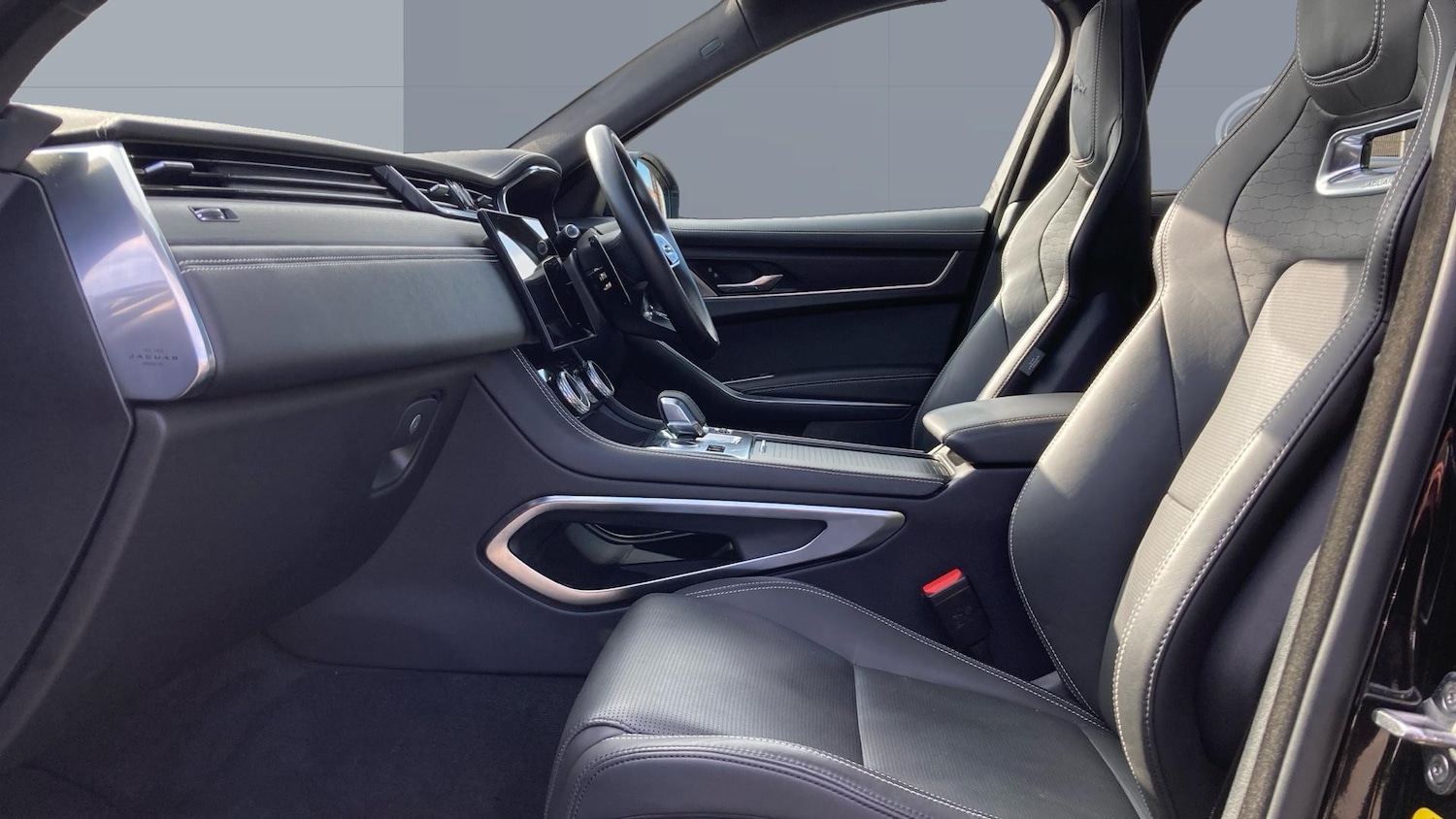 Used Jaguar F-Pace 2024 for sale - 76222093: Photo 3