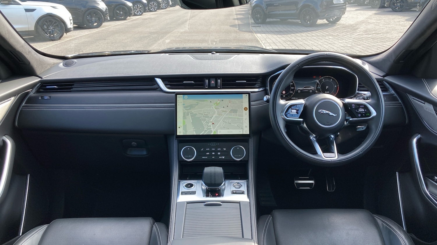 Used Jaguar F-Pace 2024 for sale - 76222093: Photo 9