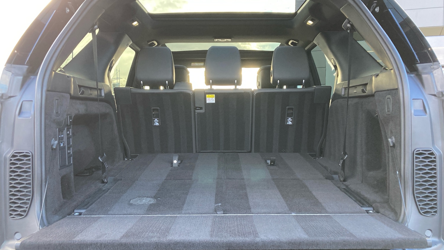 Used Land Rover Discovery 2024 for sale - 77116446: Photo 10