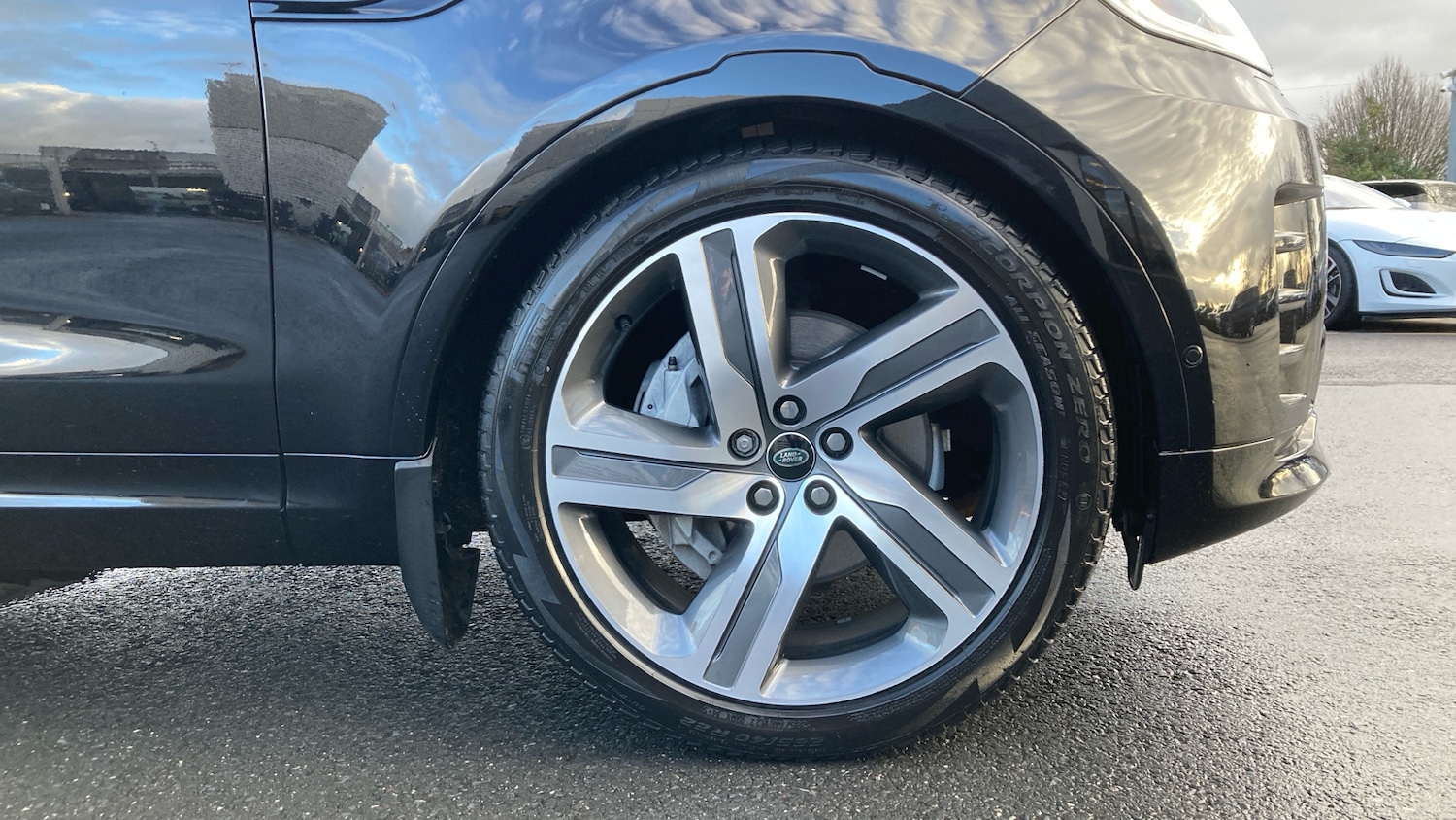 Used Land Rover Discovery 2024 for sale - 77116446: Photo 8