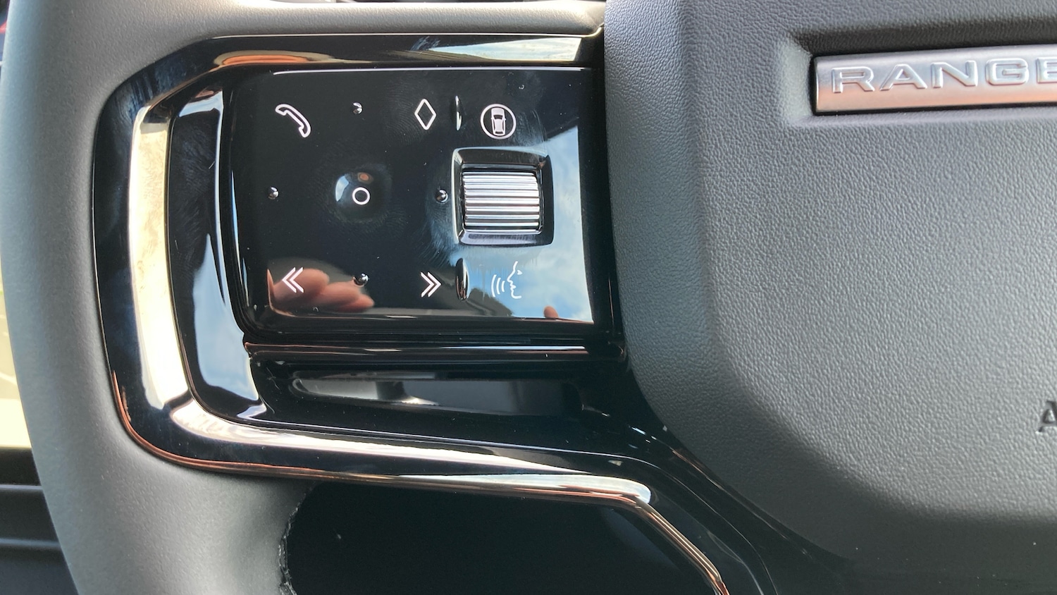 Used Land Rover Range Rover Evoque 2025 for sale - 77643627: Photo 43