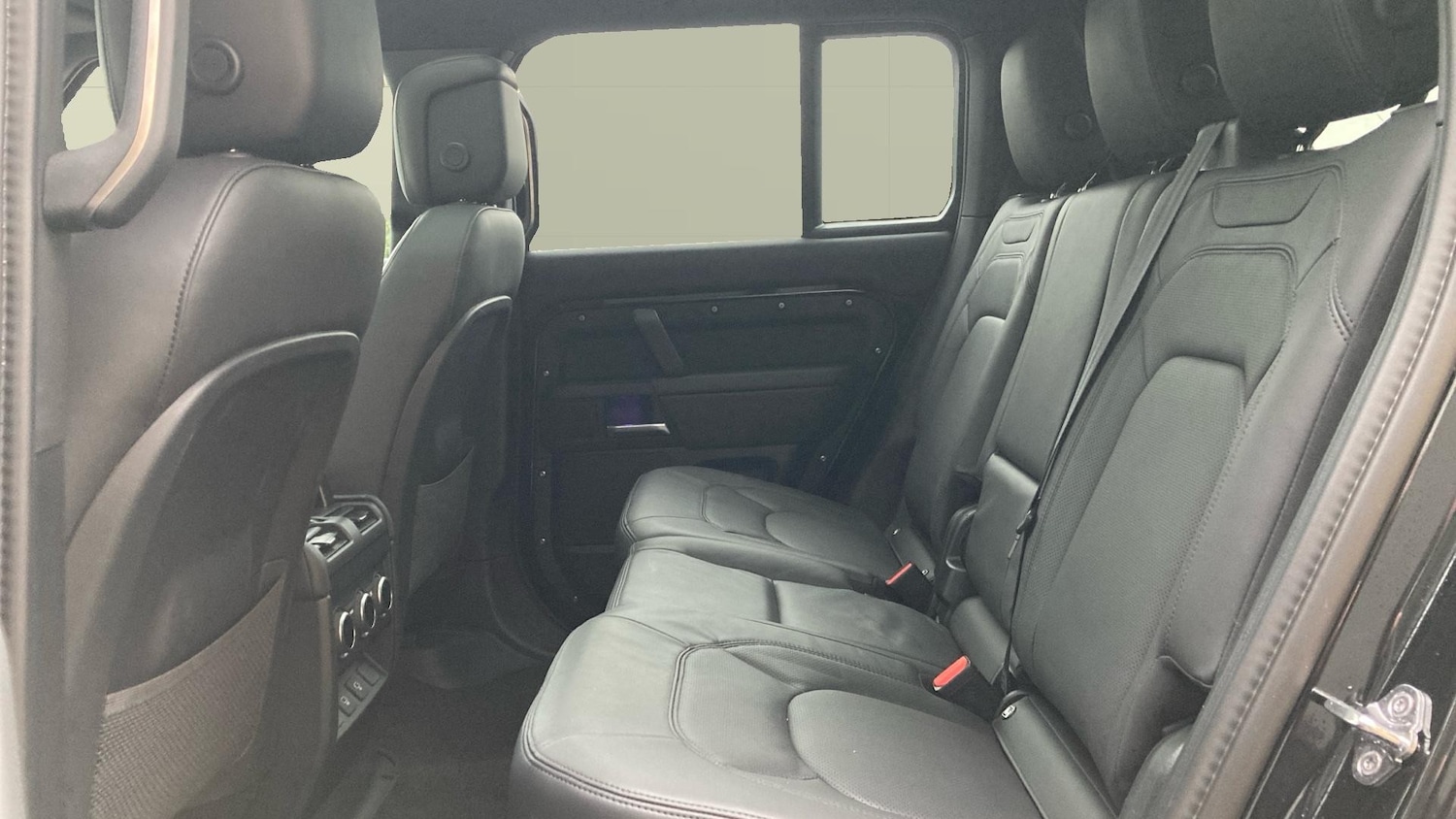 Used Land Rover Defender 2025 for sale - 77653506: Photo 4