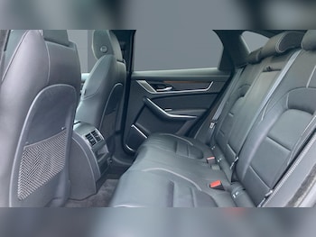 Used Jaguar F-Pace 2022 for sale - 77272114: Photo