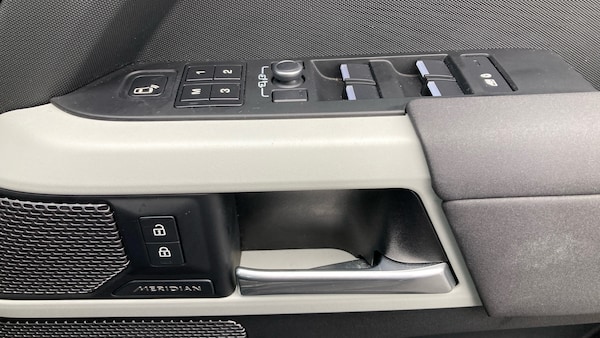 Used Land Rover Defender 2022 for sale - 76287146: Photo 45