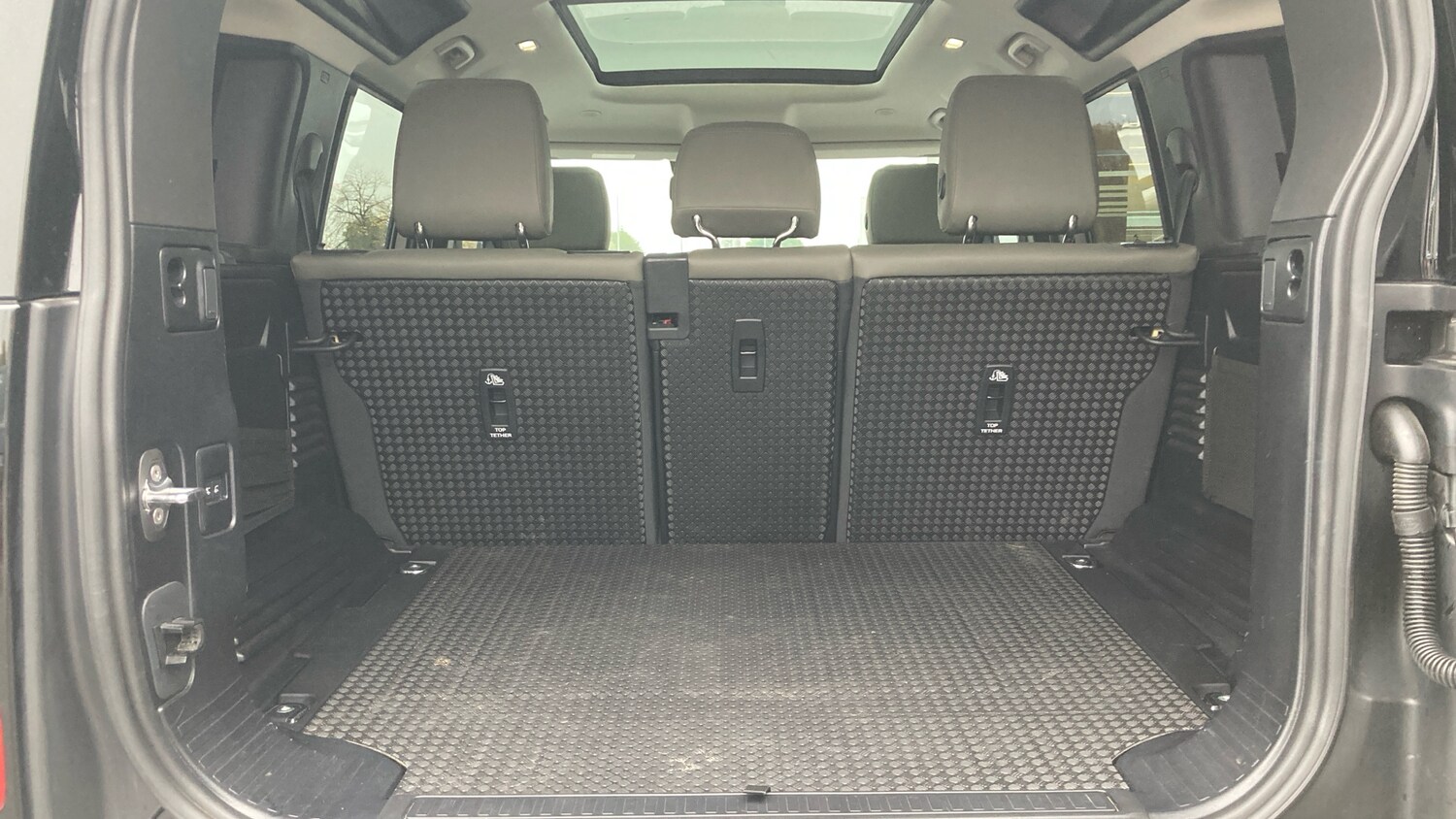 Used Land Rover Defender 2023 for sale - 76234624: Photo 10