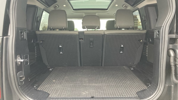 Used Land Rover Defender 2023 for sale - 76234624: Photo 10