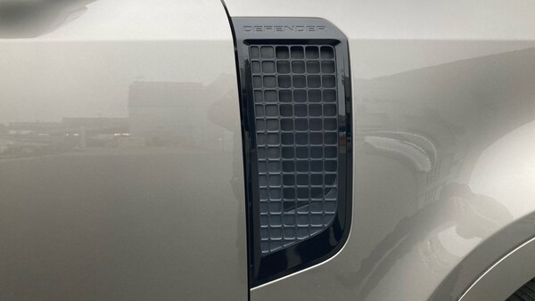 Used Land Rover Defender 2023 for sale - 76234624: Photo 22