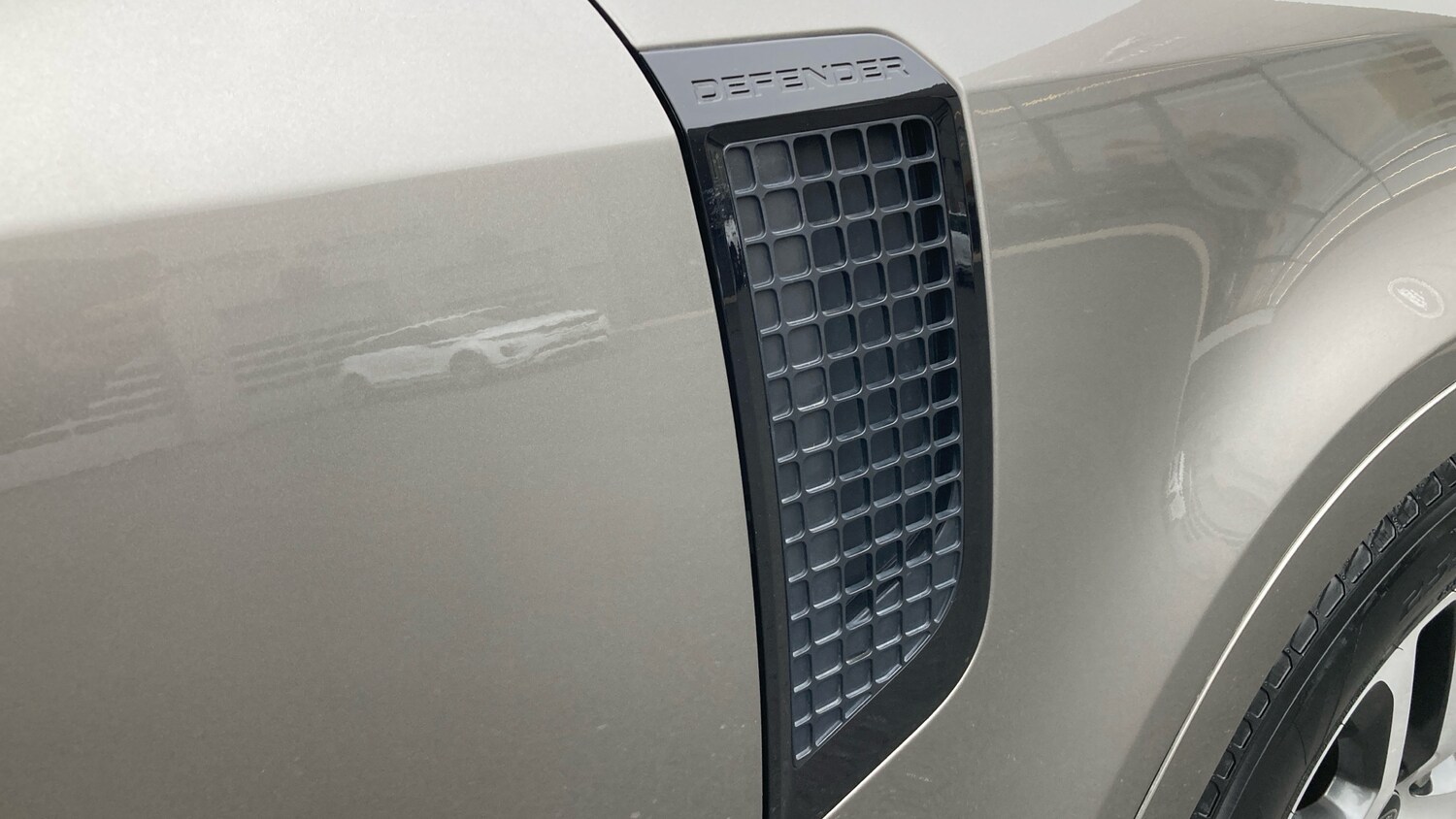 Used Land Rover Defender 2023 for sale - 76234624: Photo 24