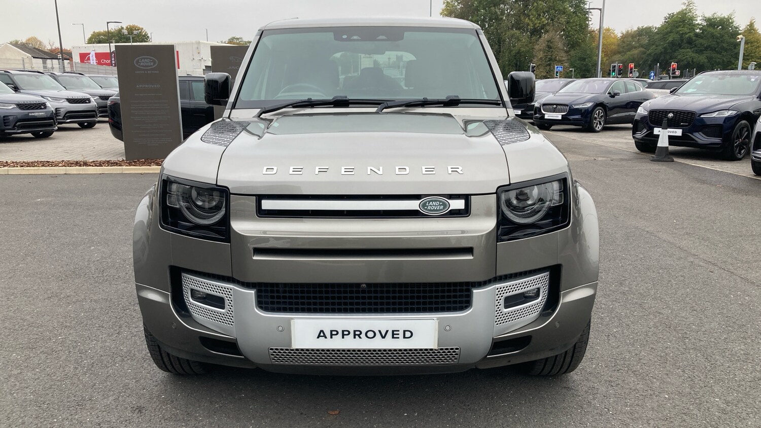 Used Land Rover Defender 2023 for sale - 76234624: Photo 31