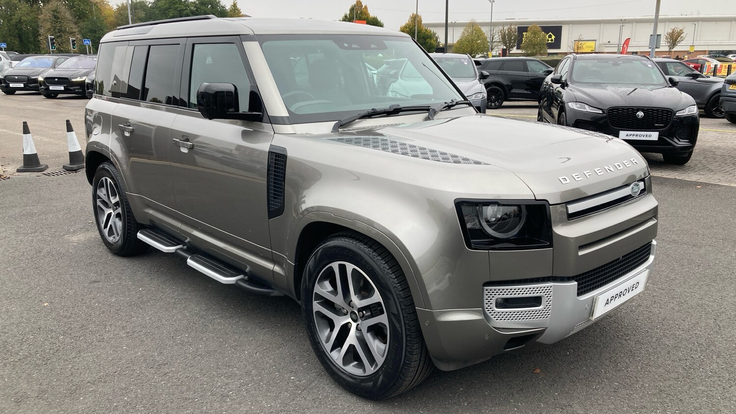 Used Land Rover Defender 2023 for sale - 76234624: Photo 33