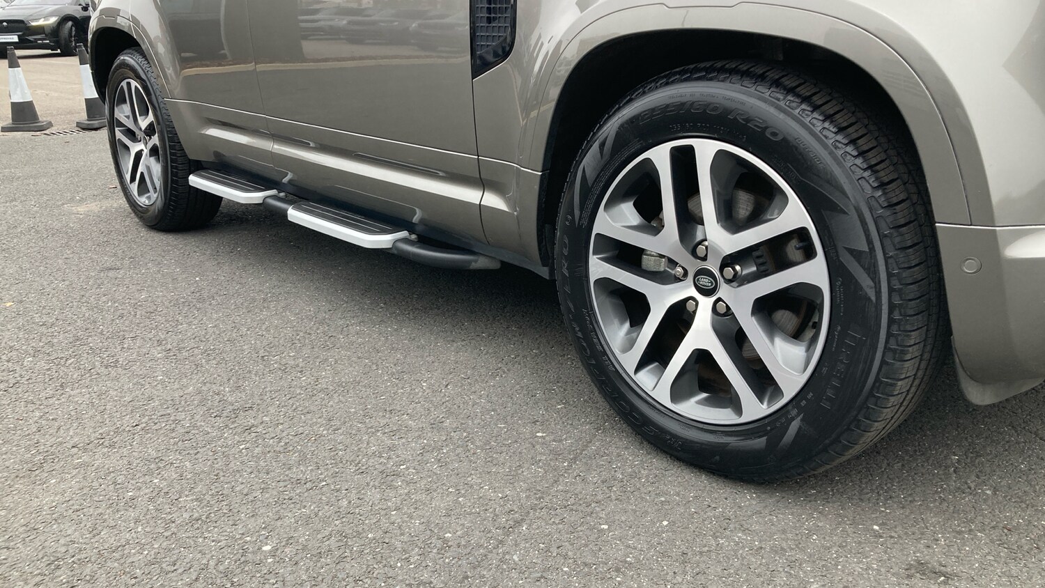 Used Land Rover Defender 2023 for sale - 76234624: Photo 34