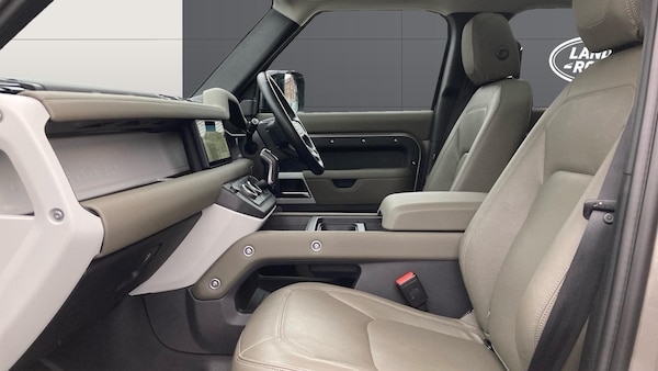Used Land Rover Defender 2023 for sale - 76234624: Photo 3