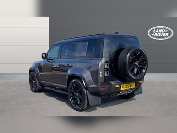 Used Land Rover Defender 2025 for sale - 75617481: Photo
