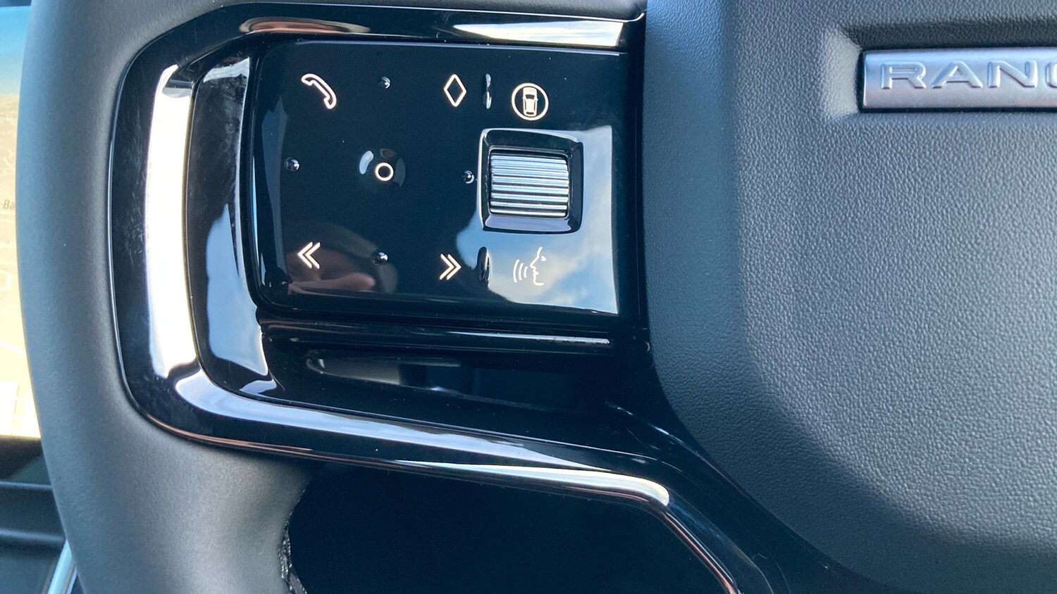 Used Land Rover Range Rover Velar 2025 for sale - 77354210: Photo 43