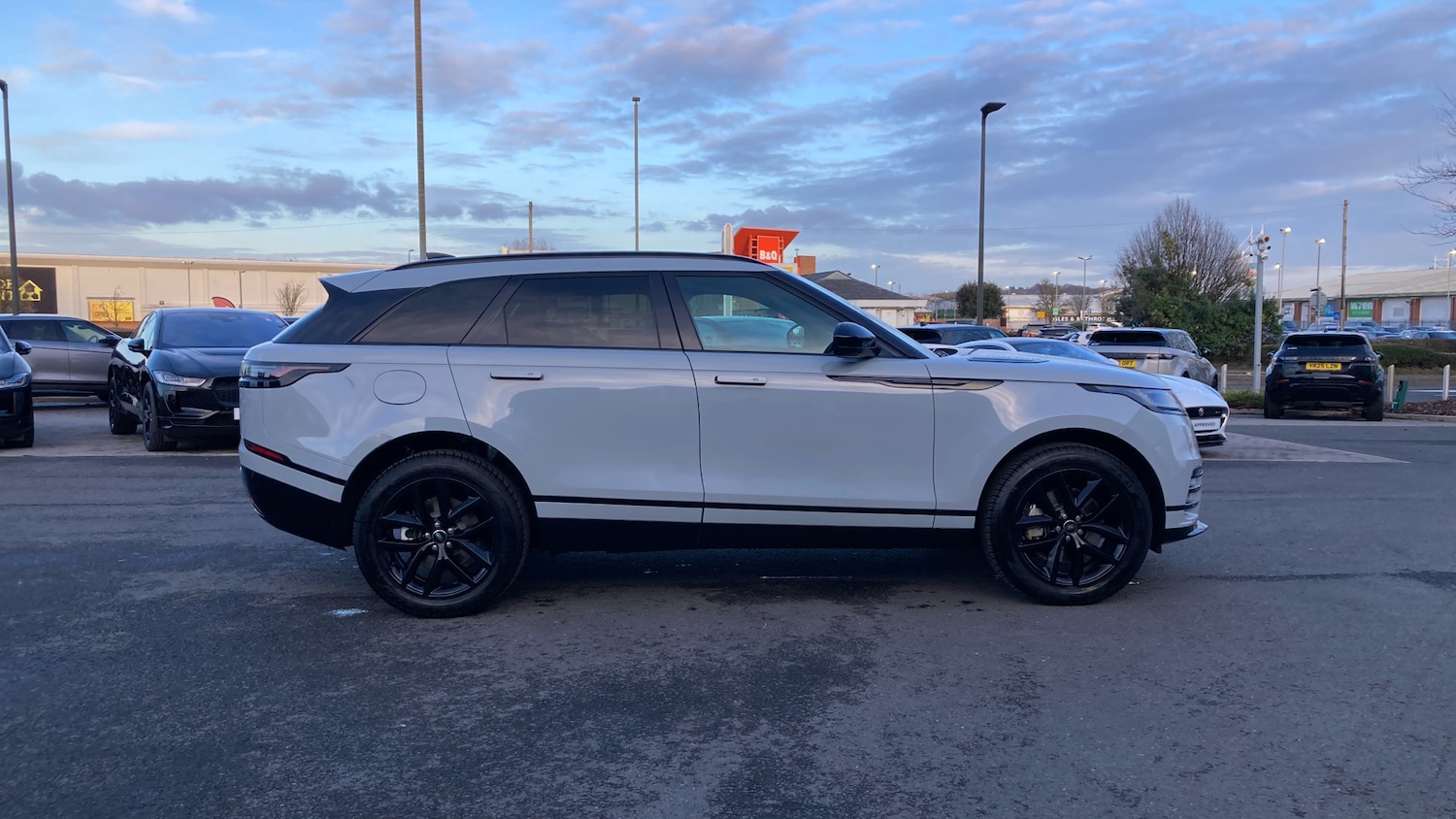Used Land Rover Range Rover Velar 2025 for sale - 77354210: Photo 5