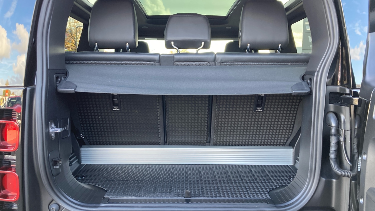 Used Land Rover Defender 2021 for sale - 76580628: Photo 10