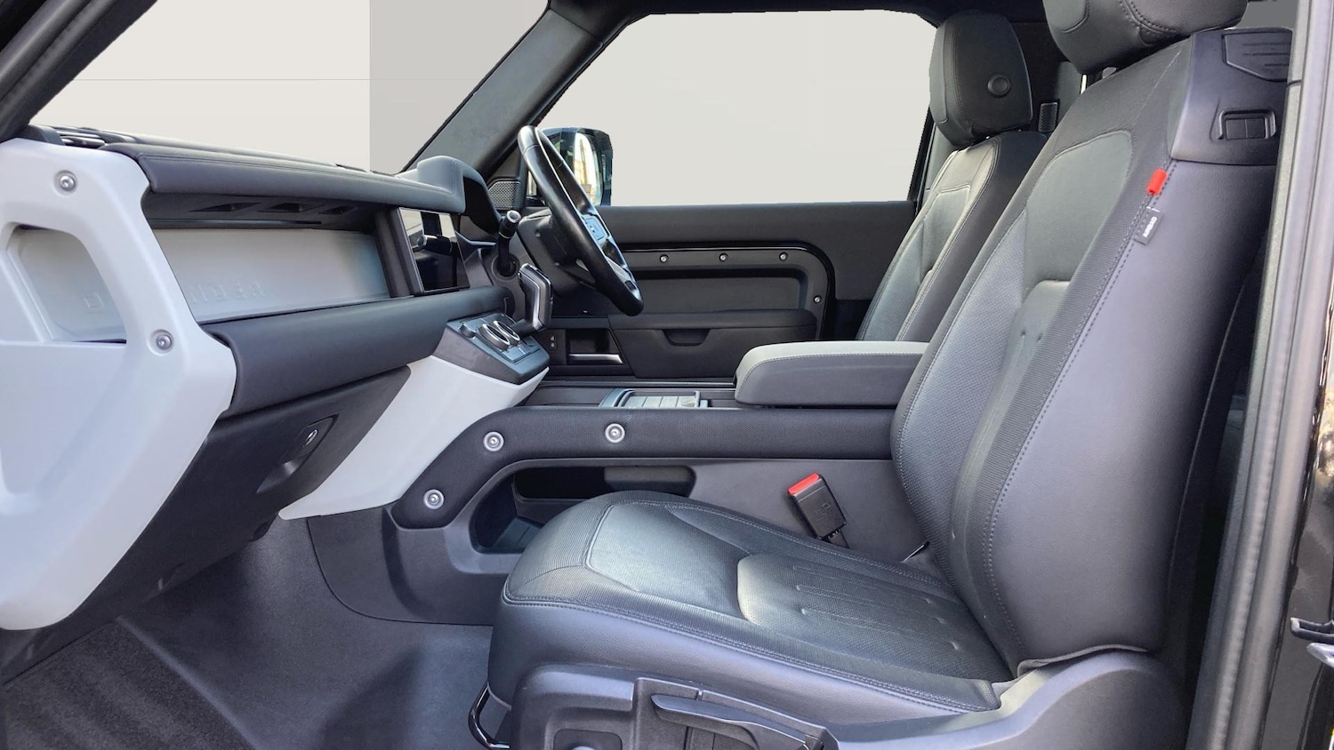 Used Land Rover Defender 2021 for sale - 76580628: Photo 3