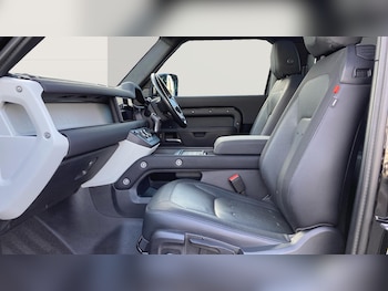 Used Land Rover Defender 2021 for sale - 76580628: Photo