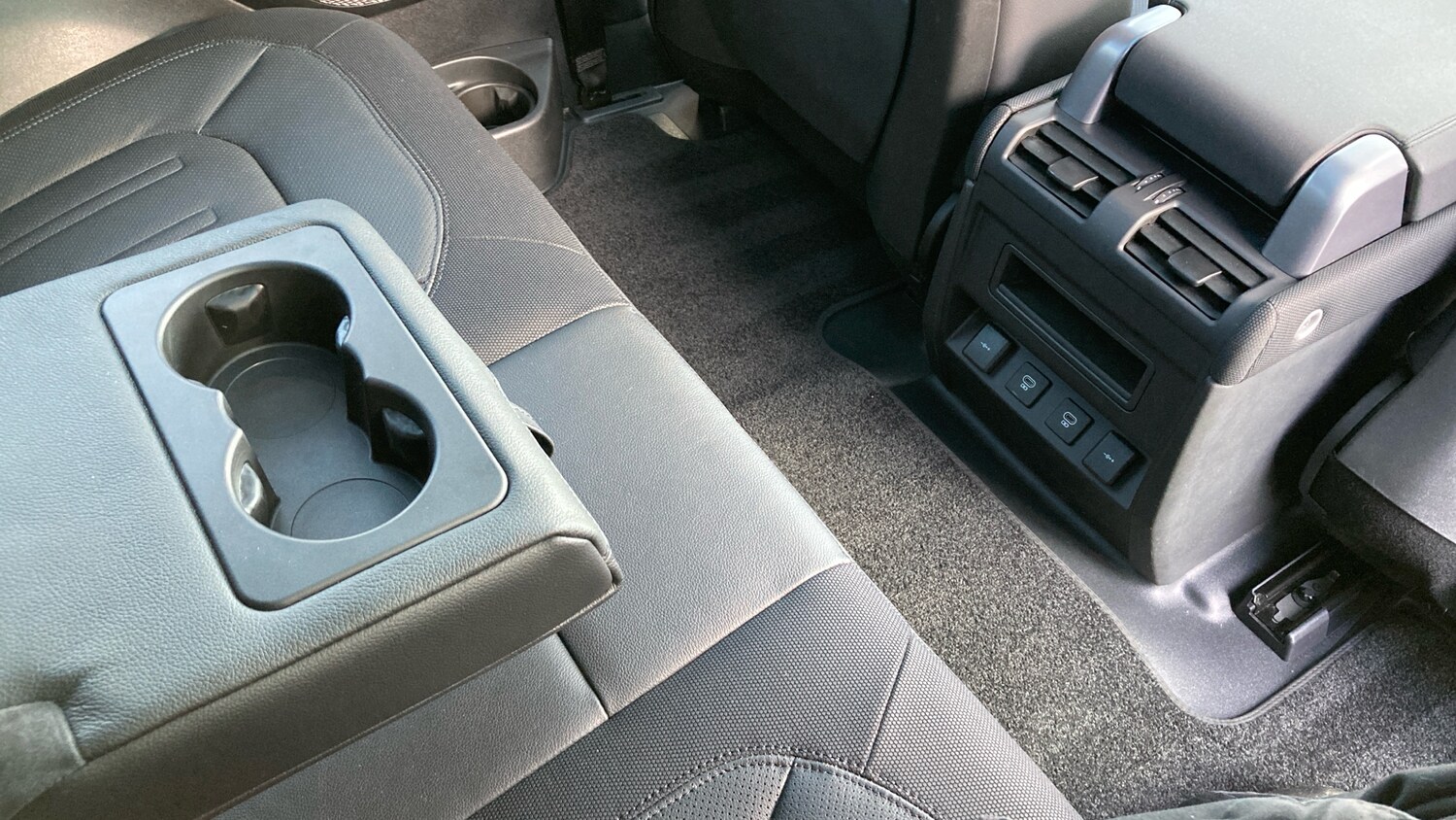 Used Land Rover Defender 2021 for sale - 76580628: Photo 42