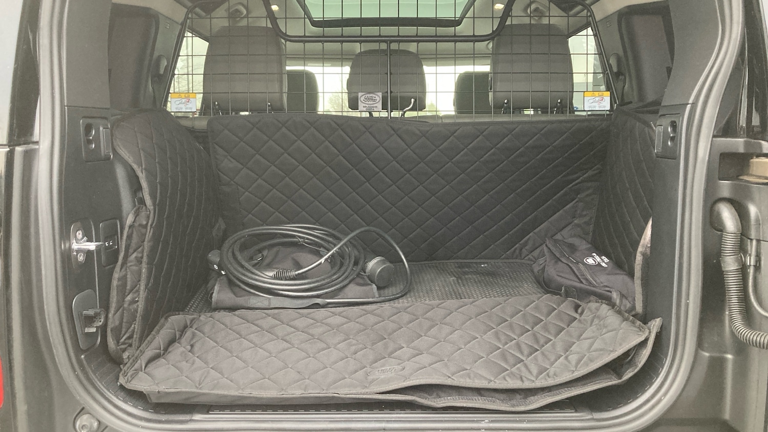 Used Land Rover Defender 2022 for sale - 76782520: Photo 10