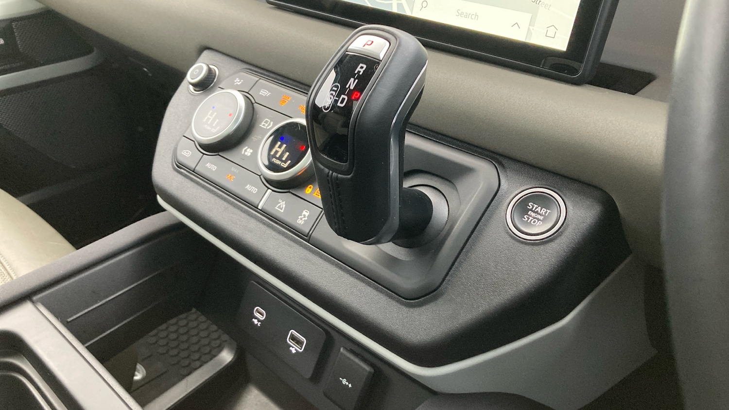 Used Land Rover Defender 2022 for sale - 76782520: Photo 13