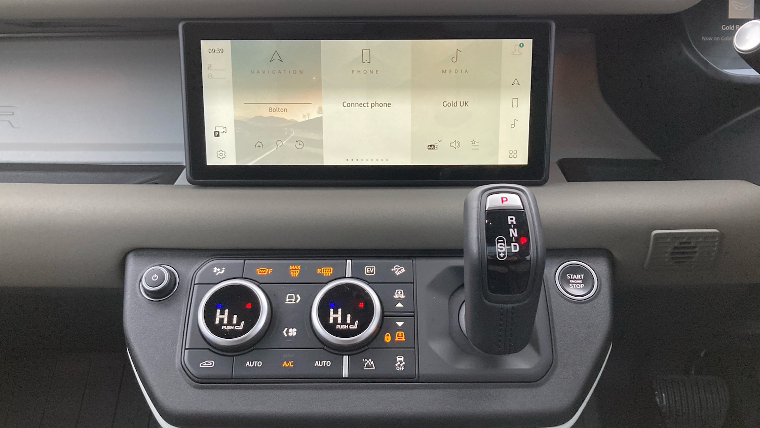 Used Land Rover Defender 2022 for sale - 76782520: Photo 14