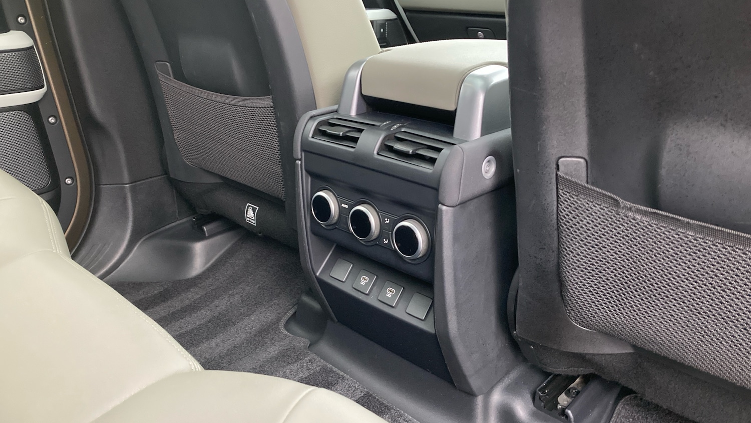 Used Land Rover Defender 2022 for sale - 76782520: Photo 18